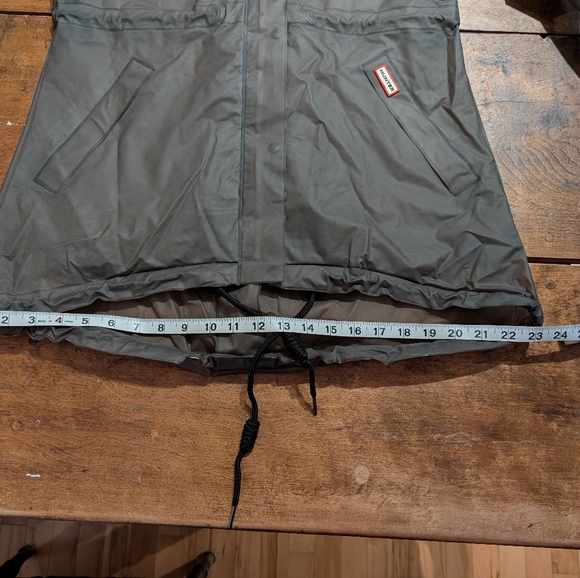 Hunter Rain Jacket. Size XS. EUC. - Picture 13 of 14